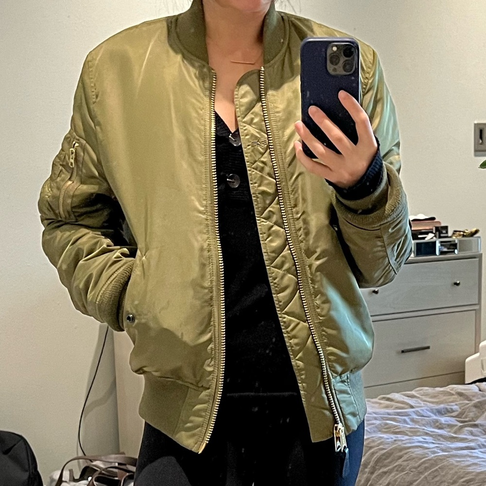 Alpha industry green bomber